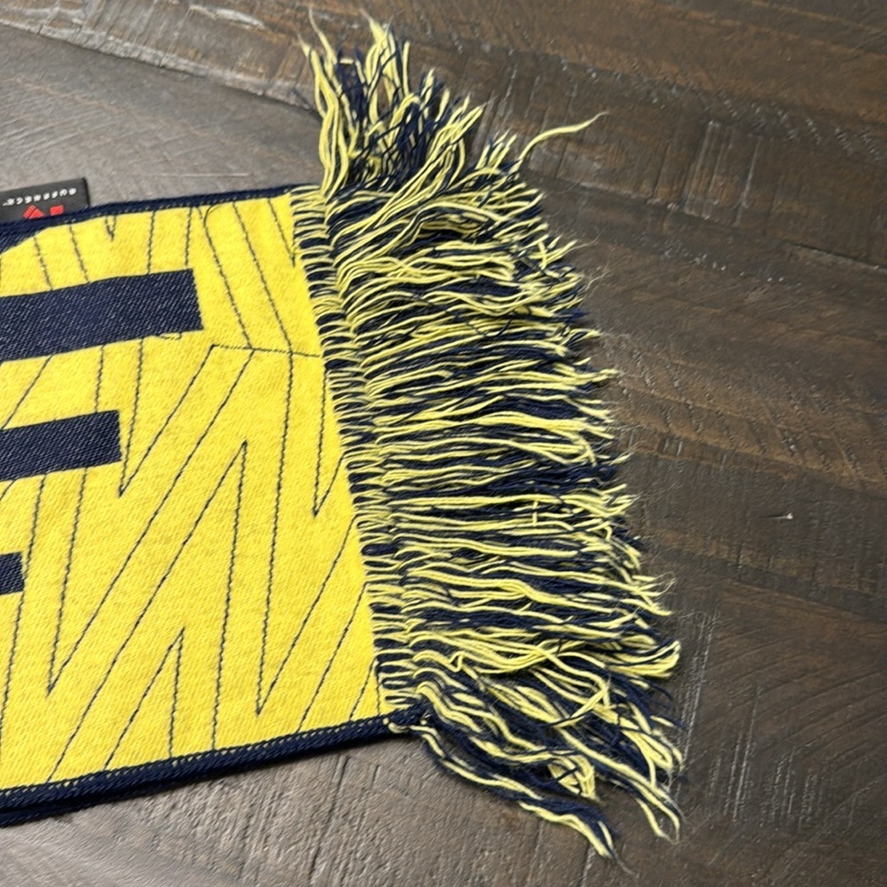 Nashville TN Soccer club 2020 inaugural season, ruff neck Yellow Blue Scarf - Picture 6 of 8